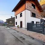 La Piece De Leo Apartman Châtillon
